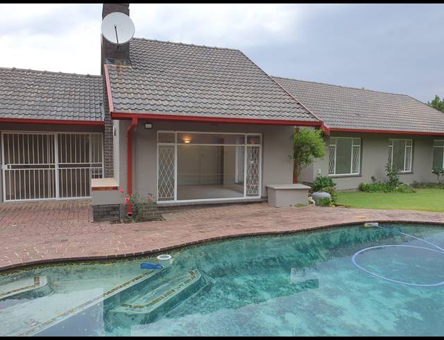3 BEDROOM HOUSE TO LET IN PARKMORE